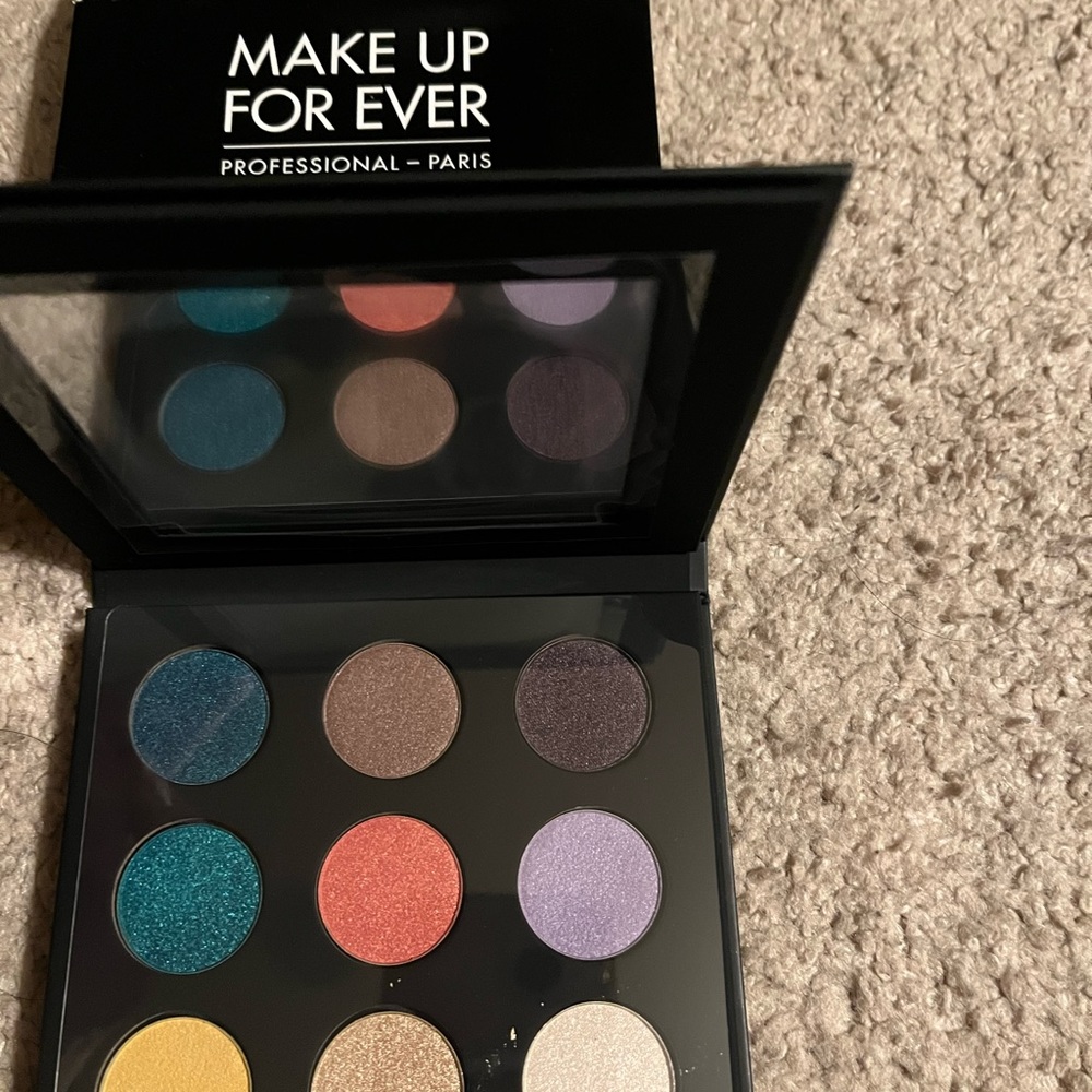 BNIB! Makeup 4 ever artist 3 palette!